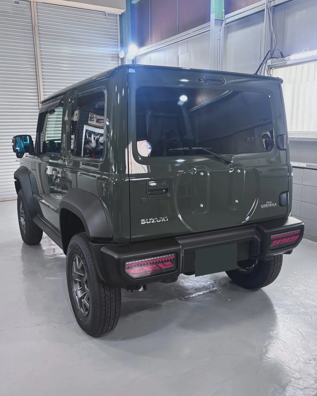 【スズキ ジムニーシエラ】⠀