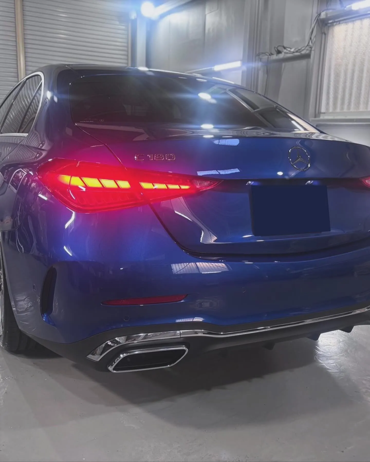 【メルセデス・ベンツ  C-180】