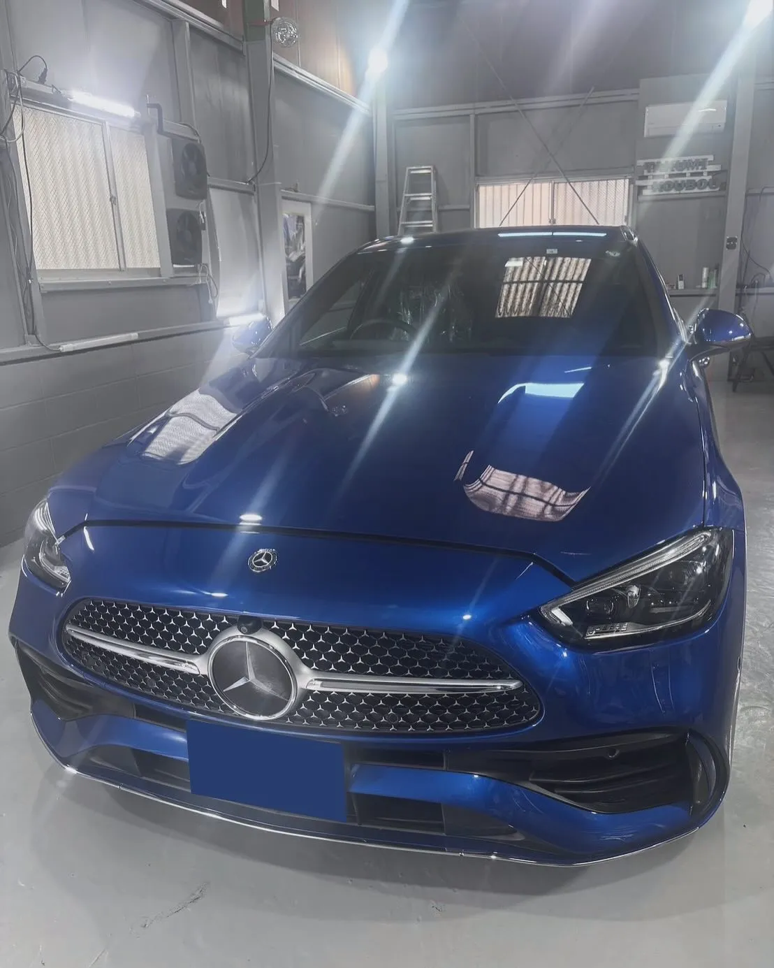 【メルセデス・ベンツ  C-180】