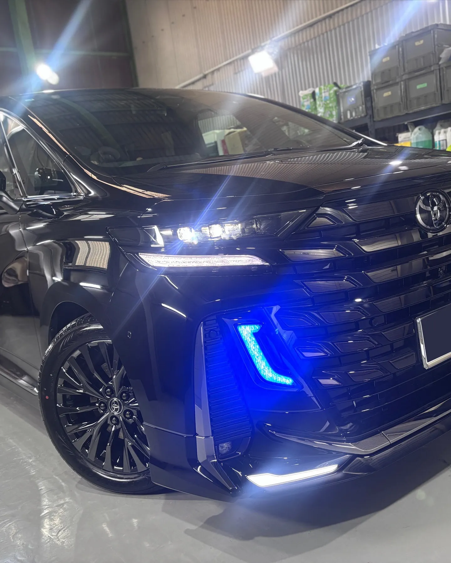 【トヨタ ヴェルファイア】⠀